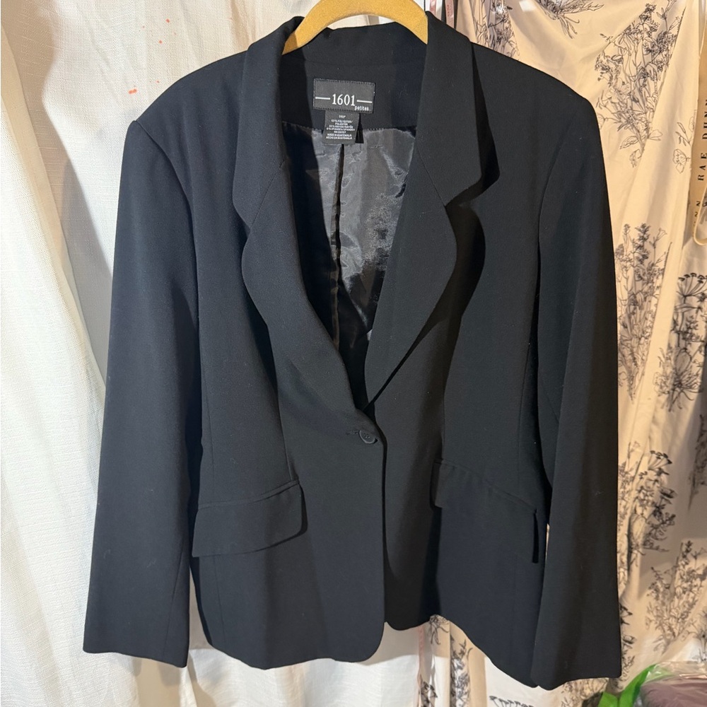 Elegant Black Women's Blazer